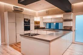 أرض تجارية على طريق الملك فهد